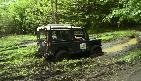 Dopracowany Defender i ostro negocjowana Zafira